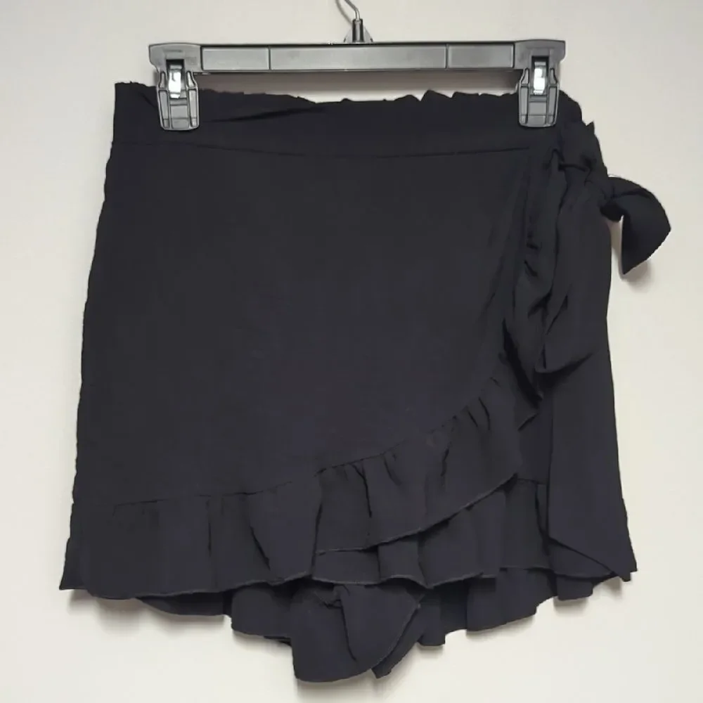 Black Ruffled Wrap Skorts Mini - Picture 1 of 7